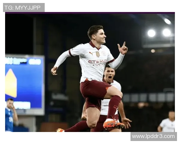 英超联赛积分榜：利物浦蝉联榜首，曼城紧追其后，切尔西稳坐前三